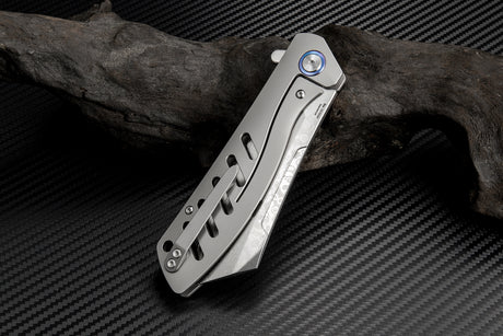 Artisan Cutlery Tomahawk ATZ-1815GD Damascus Blade Titanium Handle Folding Knives