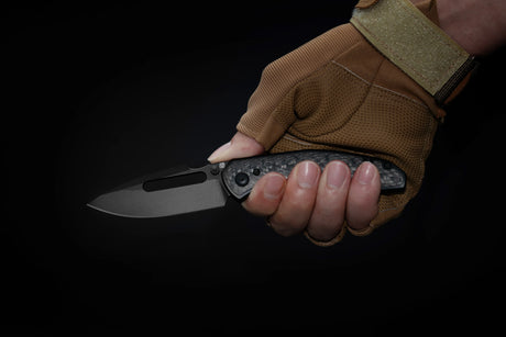Can a Folding Knife Be Used as a Pry Bar?