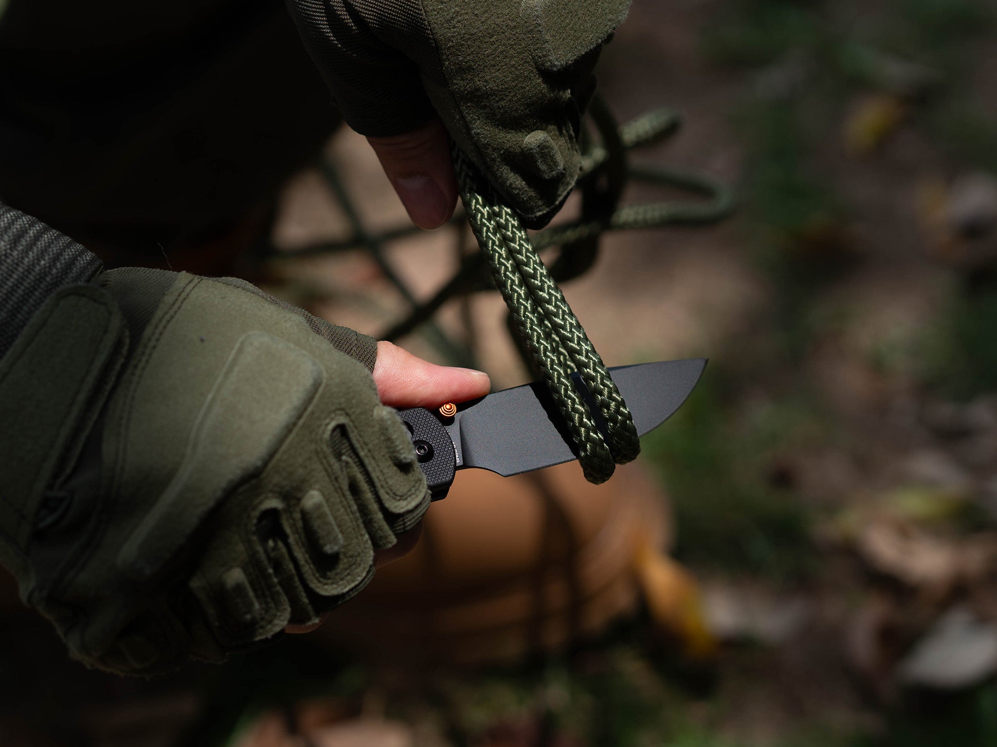 Survival Knife Buying Guide: Key Features to for Outdoor Adventures