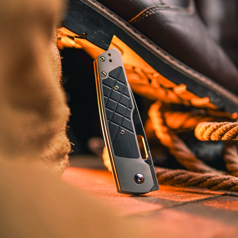 Building the Gambit: G10 Pawn