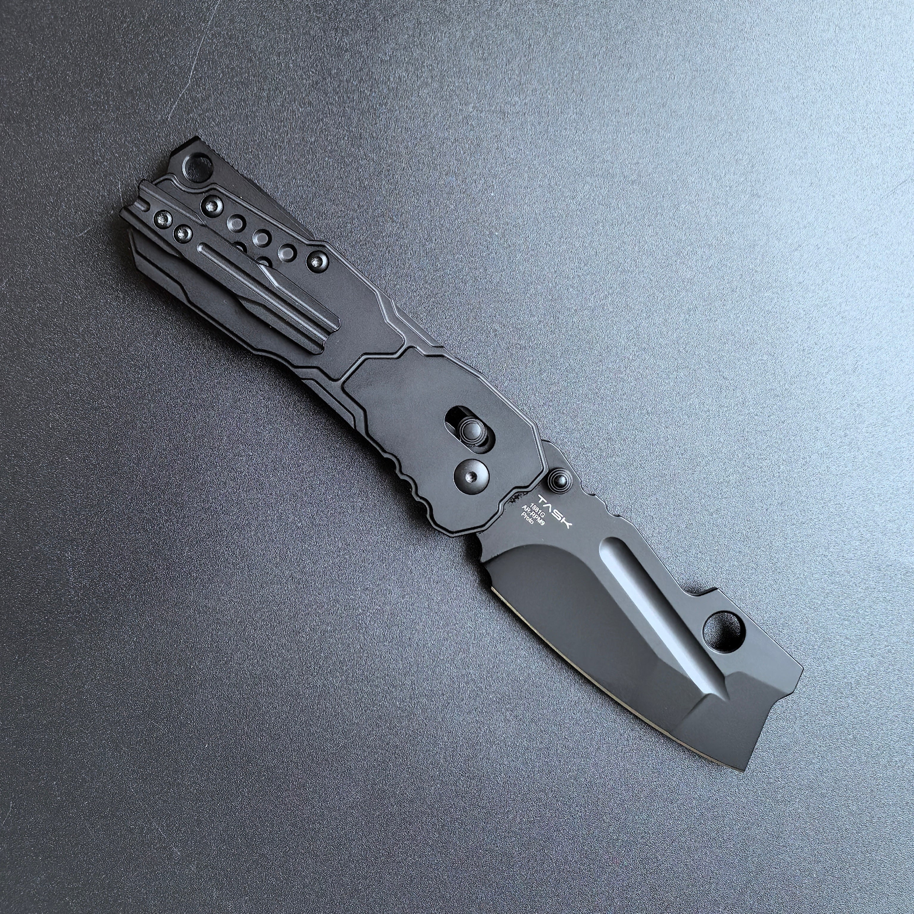 ArtisanCutlery Butcherling ATZ-1881 Titanium Handle Folding Knives