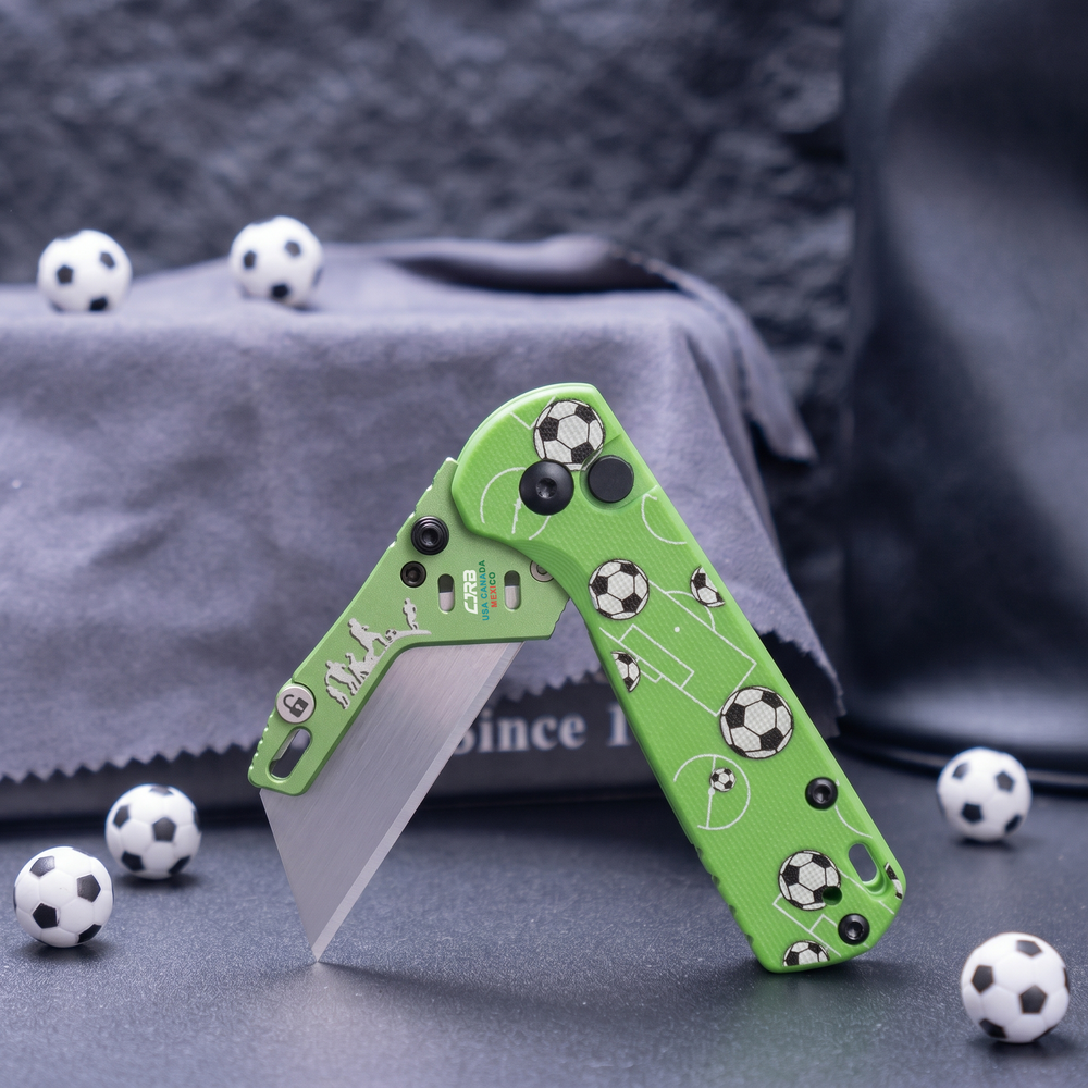 CJRB Boxer J1967 G10 Handle Folding Utility Knife, with 10 Extra Blades, Soccer Field Green Edition (Exclusive) J1967-GWC