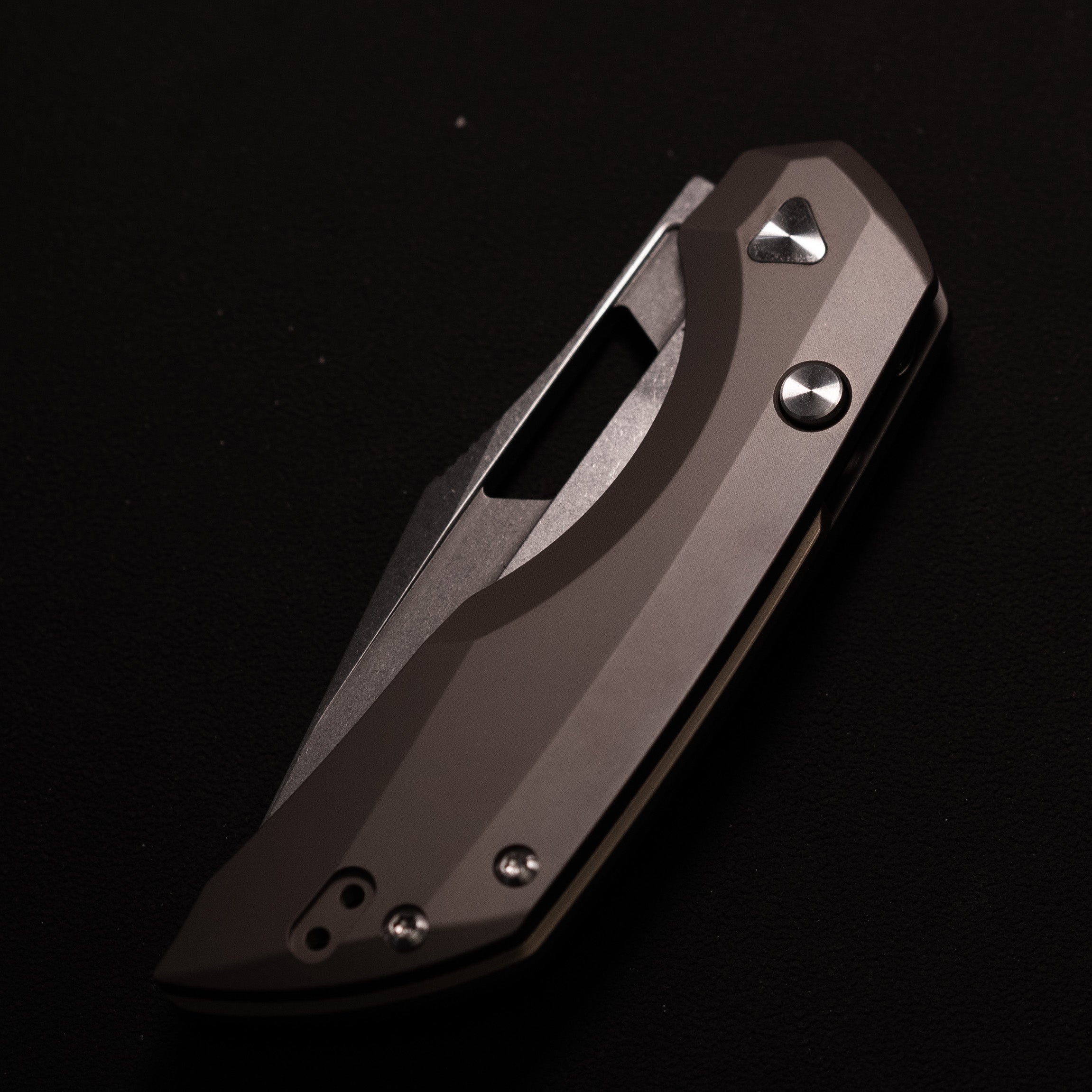 ArtisanCutlery Mousebird Thumb Hole Top Liner lock Lock EDC Knife Titanium Handle Gold Titanium Clip(3'' S35VN Stone Wash Blade ) 1889G-DG