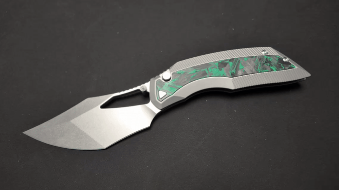 Building the Dark Wing | The GloWing | Gray Ti with an Atomic touch of GITD Carbon Fiber