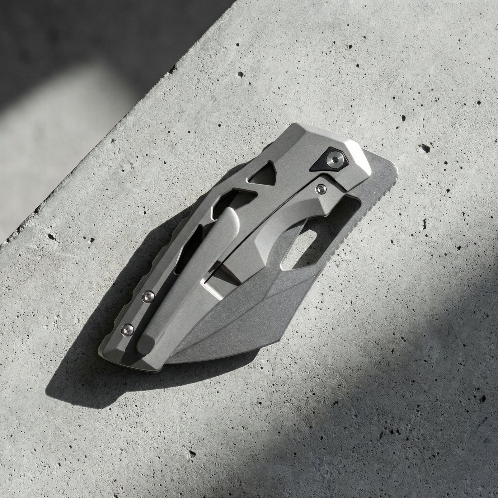 Artisan Cutlery Tortoise 1884G S35VN Steel Blade Titanium Handle Folding Knives Grey