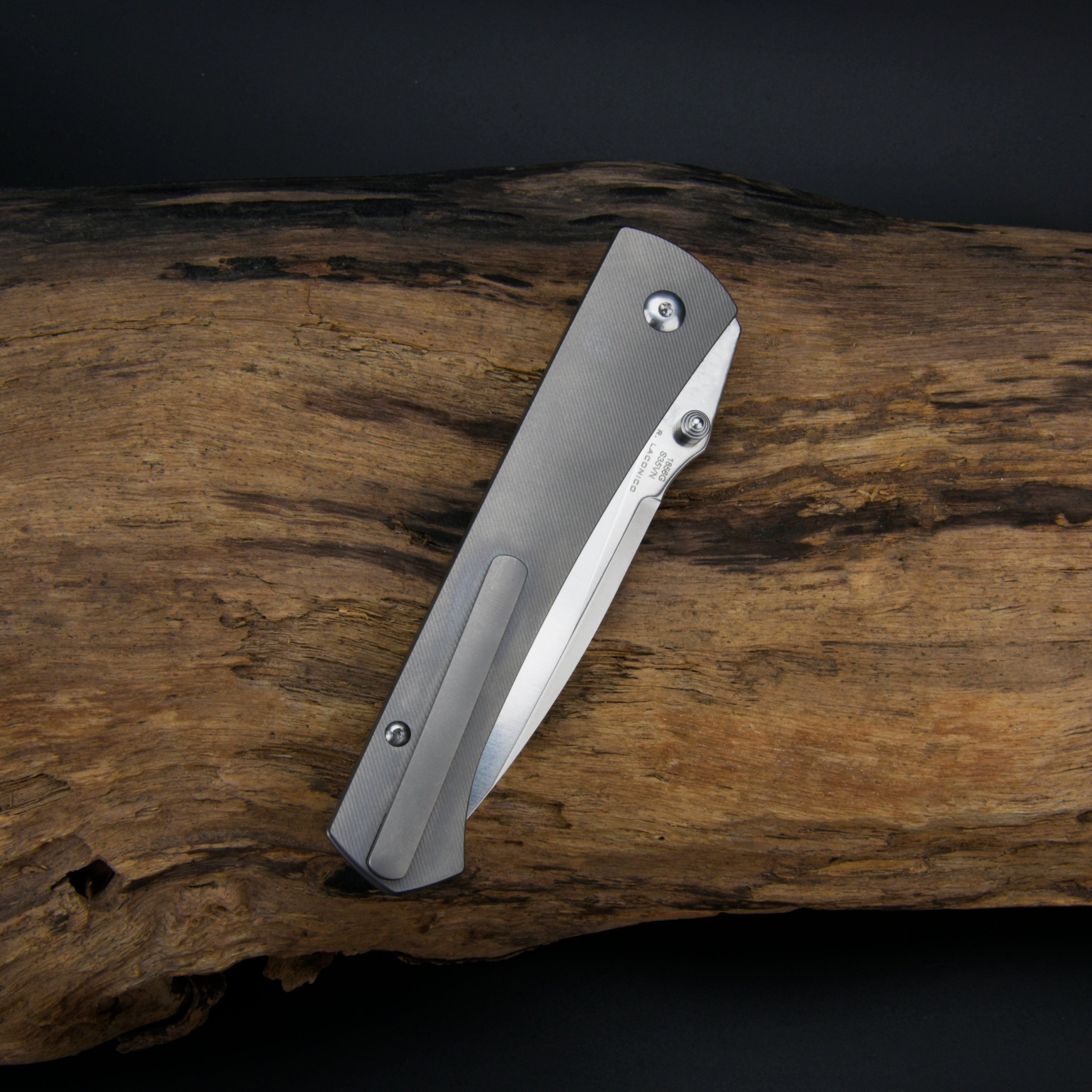 Artisan Cutlery | Andromeda 1856G | Thumb Stud / Button Lock |